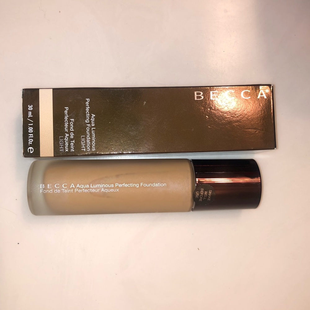 Becca Aqua foundation in light